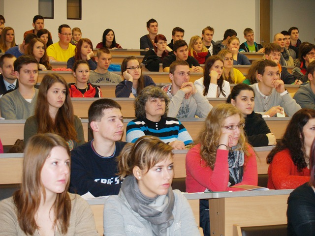 Uchazeči o studium na Fakultě ekonomiky a managementu