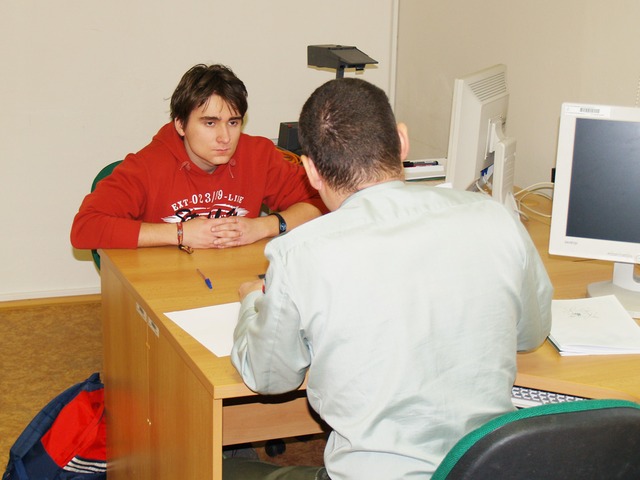 Uchazeči si mohli na místě podat přihlášku ke studiu a vyřídit personální záležitosti s profesním poradcem Rekrutačního střediska Morava