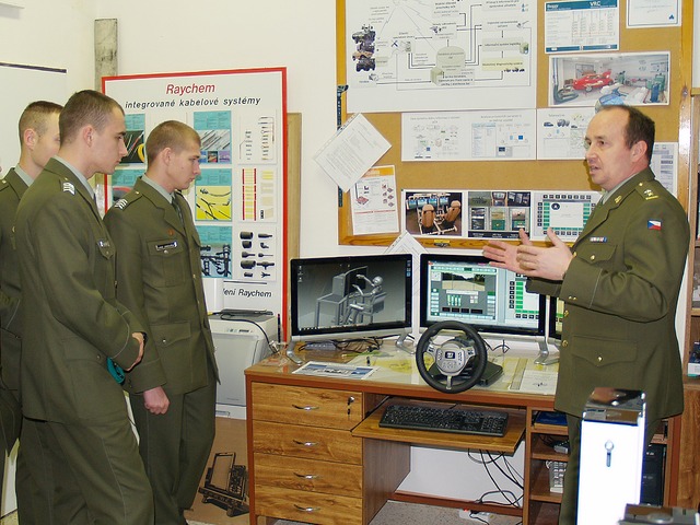 Prohlídka nových laboratoří Fakulty vojenských technologií