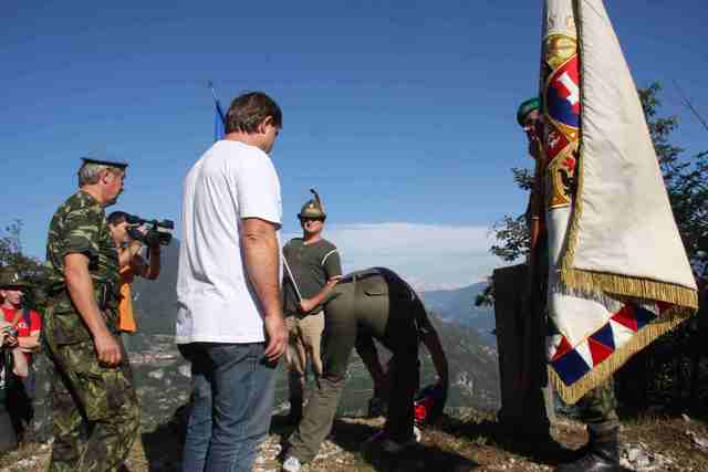  Uctění památky našich vojáků přímo na vrcholu Doss Alto
