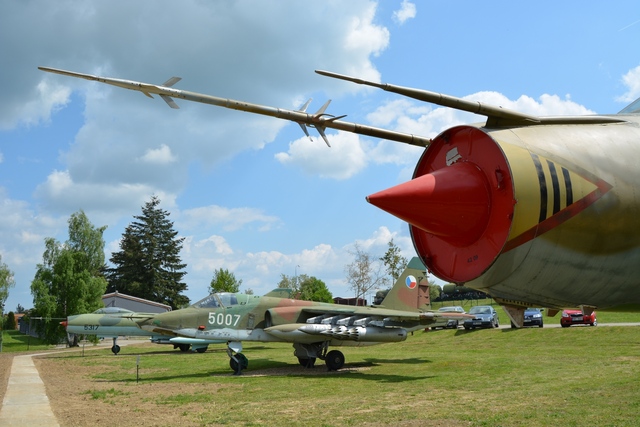 Letouny ve venkovní části expozice