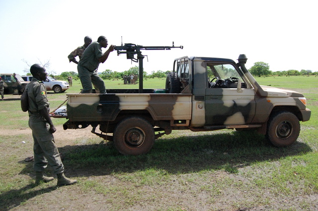 Třítýdenní kurz pro současné i budoucí instruktory malijské armády probíhá pod vedením také českých instruktorů ze 102. průzkumného praporu
