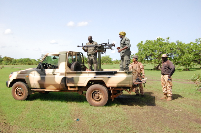Třítýdenní kurz pro současné i budoucí instruktory malijské armády probíhá pod vedením také českých instruktorů ze 102. průzkumného praporu