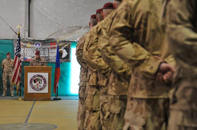  Vystoupení velitele 11. úkolového uskupení AČR RS plk. Davida Schnábela