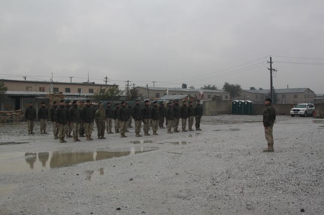  Polský Den nezávislosti si připomněli vojáci polské jednotky slavnostním nástupem