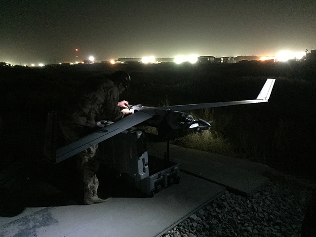  Příprava Czech UAV ScanEagle na noční letovou akci