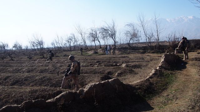 Komunikace s místními obyvateli mimo vesnici