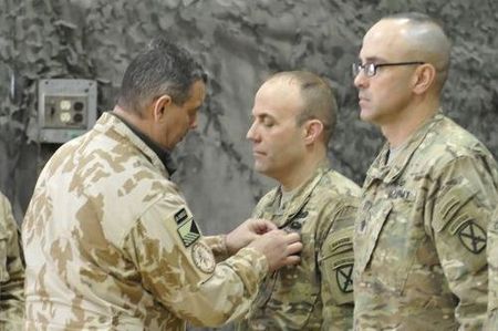 Vojáci 5. strážní roty převzali ocenění NATO Non-Article 5