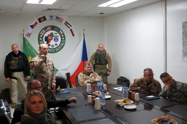  kapitán Radek Šoman informuje o činnosti 5. strážní roty