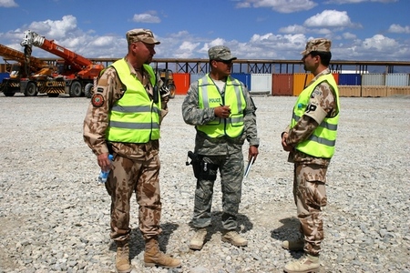 Společná kontrolní činnost s americkými bezpečnostními silami