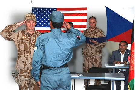 Ukončení kurzu afghánských policistů v Lógaru