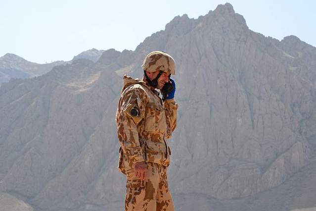 Herec Ondřej Vetchý během natáčení scén nového filmu Všiváci v afghánské
 provincii Lógar
 