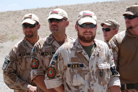 Vítězné družstvo Vojenské policie

