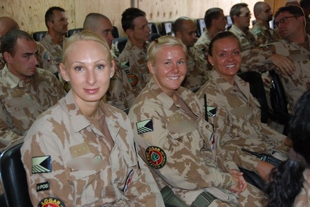 Vyznamenané příslušnice českého provinčního rekonstrukčního týmu v Lógaru