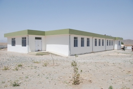 První stonožková škola v Lógaru dokončena