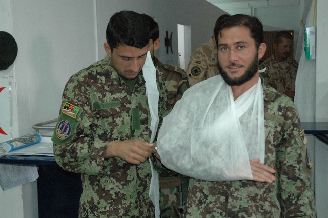 Afghánští zdravotníci pracovali ve dvojicích
