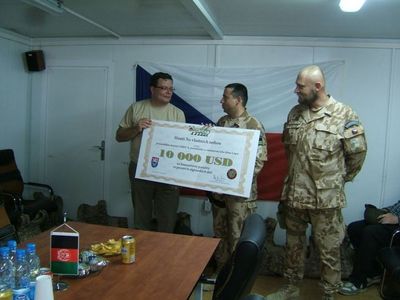 Běla Gran Jensen z hnutí Stonožka poslala do Logaru šek s penězi pro afghánské děti