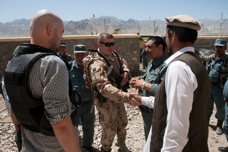 Afghánští policisté mají novou základnu u mostu Dabare