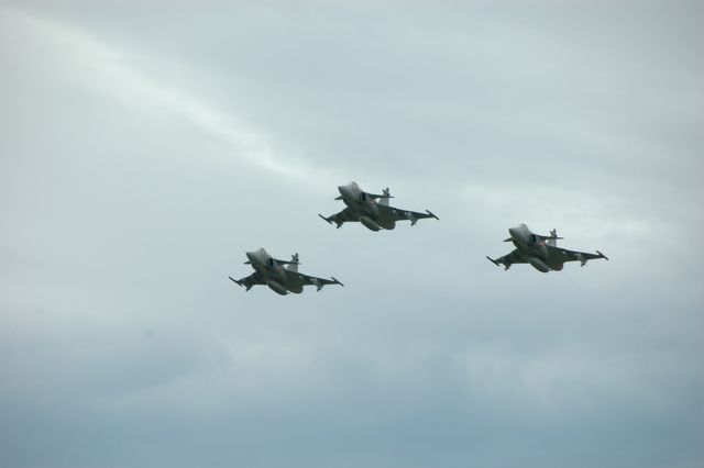 Průlet gripenů nad základnou v Čáslavi