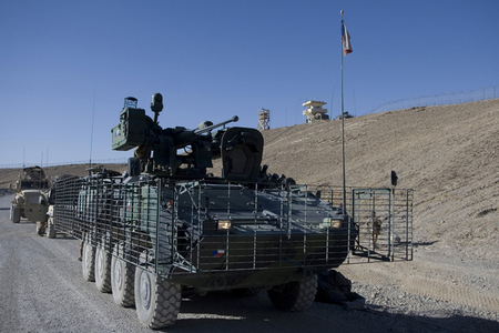 Osádky vozidel Pandur jsou zařazovány do patrol v distriktech provincie Lógar 3