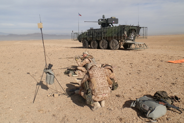 Osádky vozidel Pandur plní úkoly v sestavách manévrových prvků 8. jednotky PRT při patrolách 3