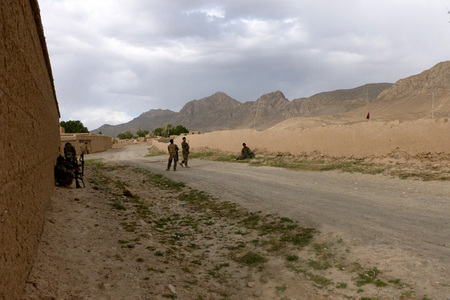 Příslušníci Afghánské národní armády během společného působení v Kherwaru