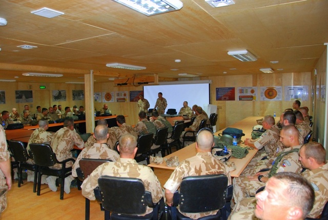 Plukovník gšt. Rudolf Honzák přivítal  příslušníky 6. kontingentu AČR