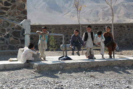 Skupina CIMIC 8. jednotky PRT se zaměřila na opravu a výstavbu studní ve školách V Lógaru