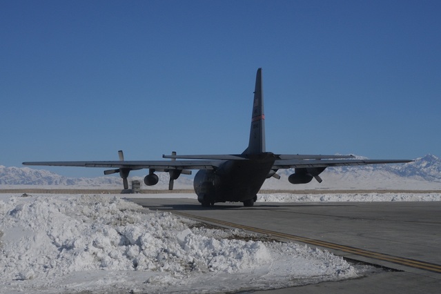 Transportní letoun C-130 Hercules s českými vojáky na palubě