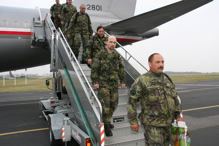 Po dvanácti letech skončila česká armáda působení v Kosovu
