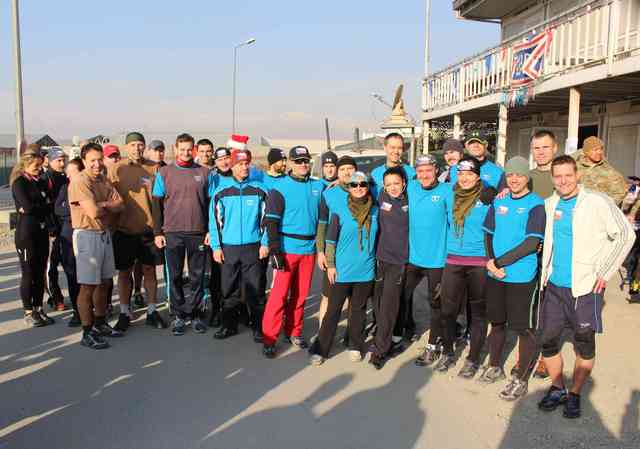 Čeští účastníci předvánočního běhu