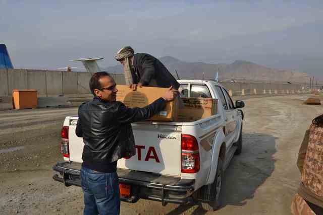  Dr. Wahid se svým pomocníkem