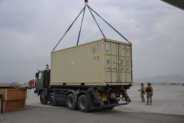 Zvedání kontejneru