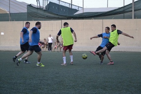 Vojáci na kábulské základně sportovali, aby podpořili chudé