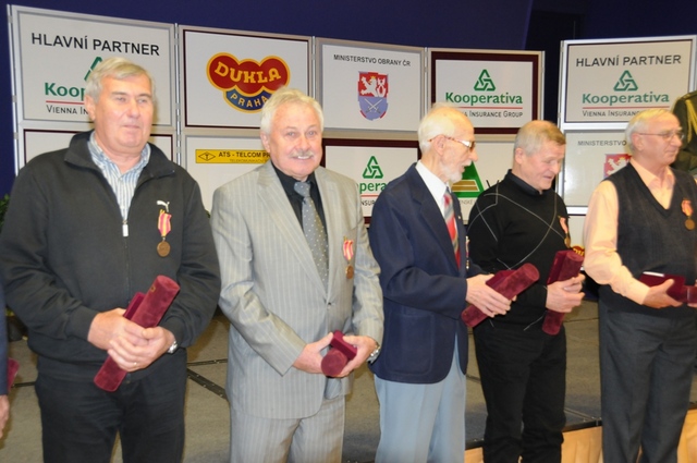 S pamětními odznaky - Smolík, Kodejška, Dvorský, Janda , Hrbatý