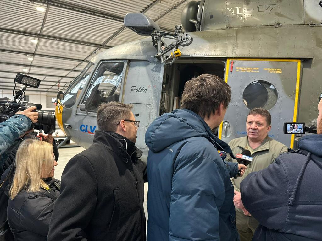 Výcvik pilotů vrtulníků bude Centrum leteckého výcviku LOM PRAHA provádět na přerovském letišti