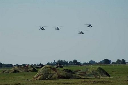 NATO DAY 2006: Mi-24 approaching