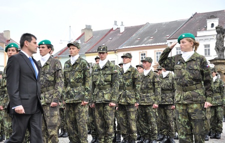 Náměstek Hrbata při slavnostní přehlídce