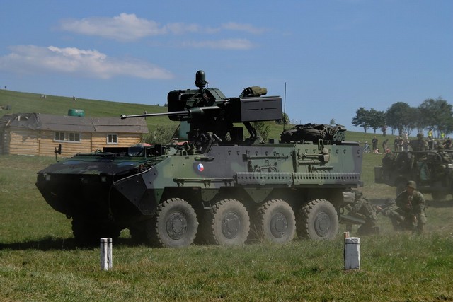 a pak mohli diváci vidět v akci KVBP PANDUR II