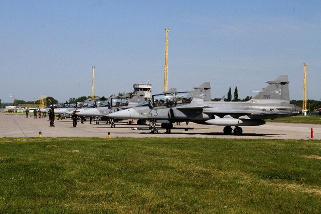  Maďarské a české Gripeny na čáslavské stojánce