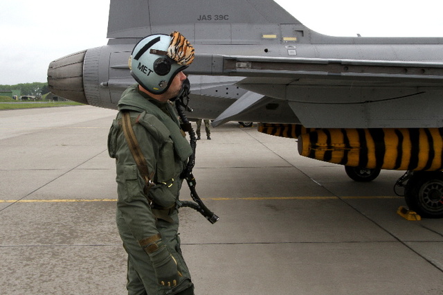  Předletová kontrola českého letounu Jas-39 Gripen