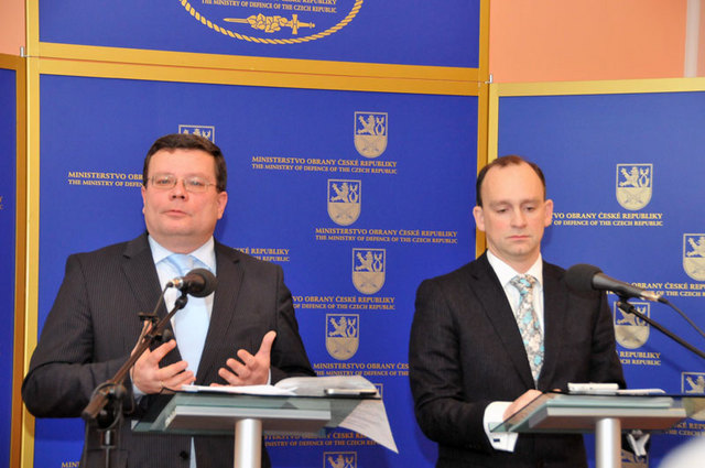 Z tiskové konference ministra obrany 3