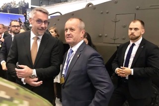 Ministr obrany Lubomír Metnar se svým slovenským protějškem Peterem Gajdošem 
