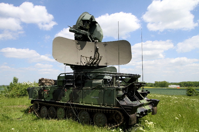  Řídící a naváděcí radiolokátor SURN CZ