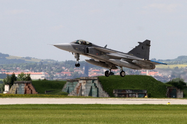  Přistání českého  JAS-39 Gripen