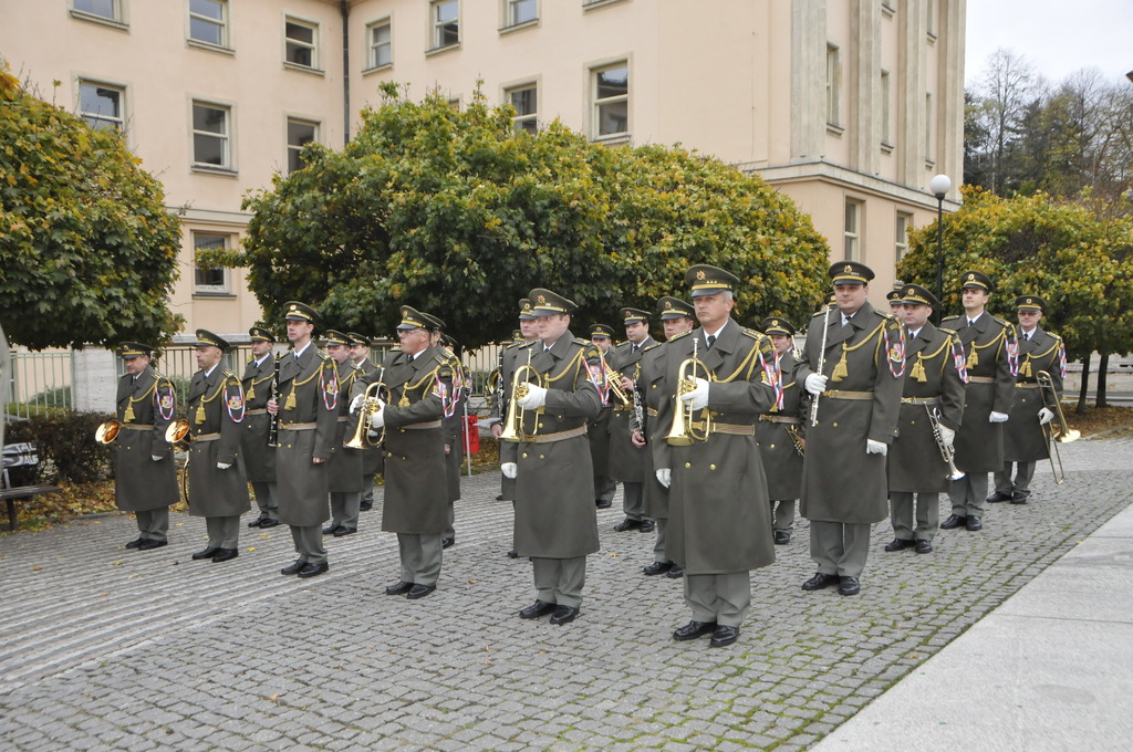 Ústřední hudba Armády České republiky, která během pietního aktu hrála smuteční pochody i hymny České a Slovenské republiky