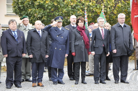 Pietního aktu u Pomníku čs. legionářů se zúčastnili: náměstkyně ministra obrany Alena Netolická, místopředseda Senátu PČR Ivo Bárek, velvyslanec Slovenské republiky v ČR Peter Weiss, brigádní generál Petr Hromek, člen Předsednictva Republikového výboru ČsOL Jiří Vlasák a další
