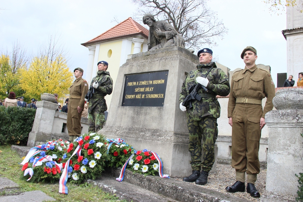 Pietní akt se uskutečnil v sobotu 28. října u strakonického pomníku obětem první světové války. 