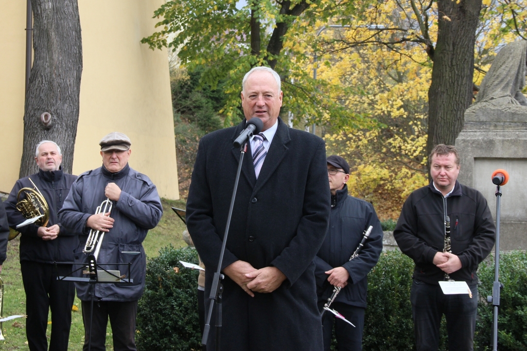 Významný okamžik v našich dějinách připomněl senátor Karel Kratochvíle. 