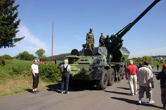 statické ukázky techniky 13. dělostřelecké brigády 